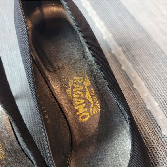 SALVATORE FERRAGAMO Vintage 3" Heels - Picture 4 of 15